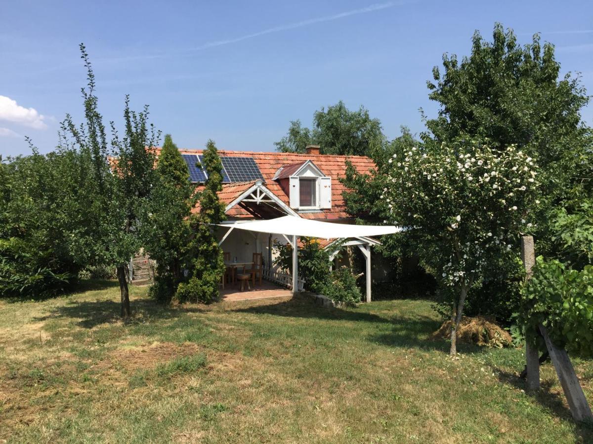 Csobánc Szerelem-Nemzeti Park-Önalló Ház Gyulakeszi Exterior foto
