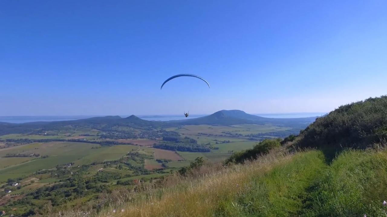 Csobánc Szerelem-Nemzeti Park-Önalló Ház Gyulakeszi Exterior foto
