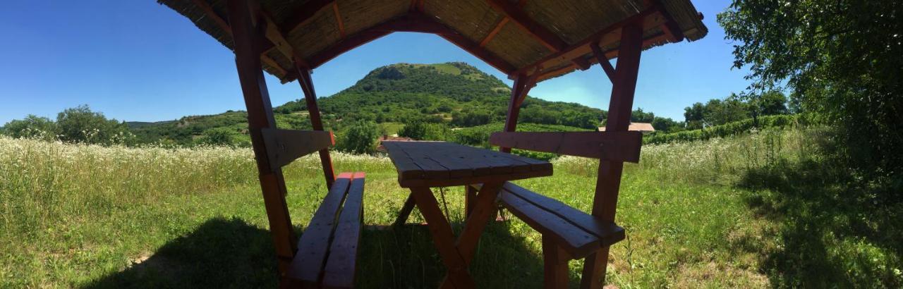 Csobánc Szerelem-Nemzeti Park-Önalló Ház Gyulakeszi Exterior foto